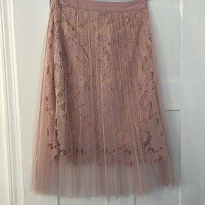 Lulus light pink tulle and lace underlined skirt
